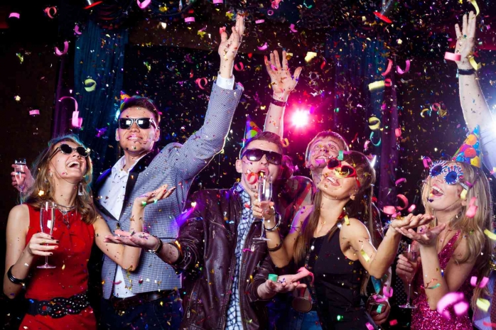 Корпоративы на 8 марта запретили проводить в Алматы