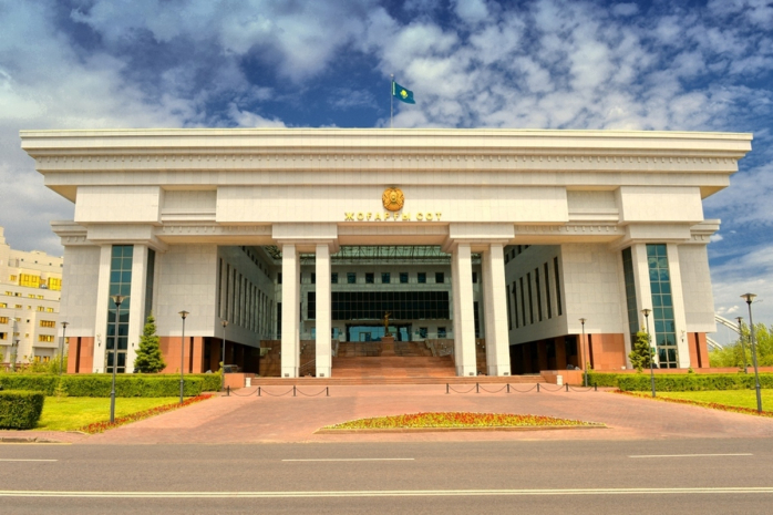 Сенаторы освободили от должности судью Верховного суда Берика Нажмиденова