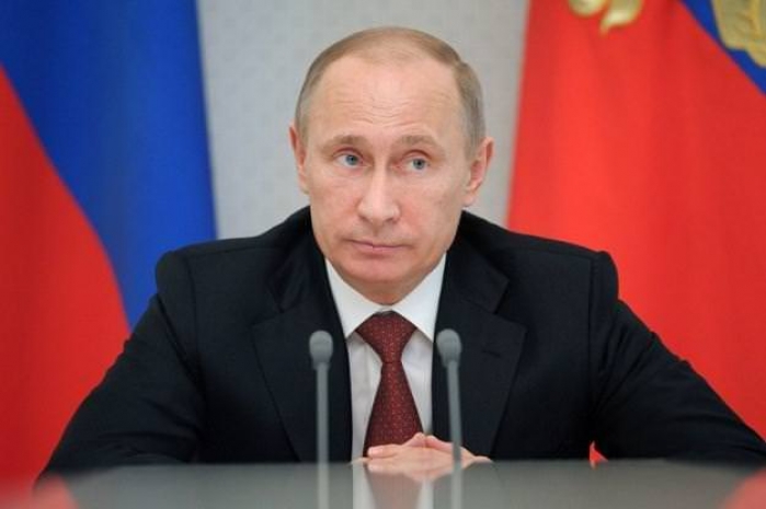 Путин поручил включить в учебник по истории разделы про Крым