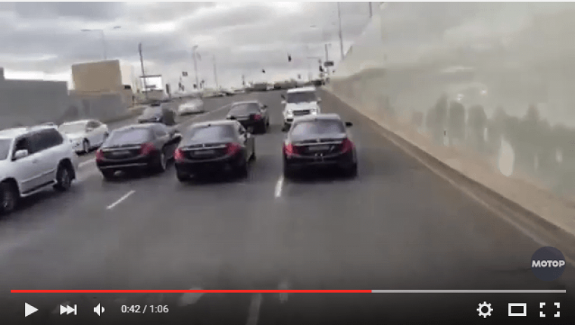 Для проезда свадебного кортежа перекрыли центральную магистраль в Астане (ВИДЕО)