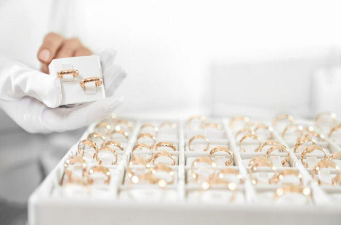 Импортные таможенные пошлины на ювелирные изделия снизят на 10% в Узбекистане