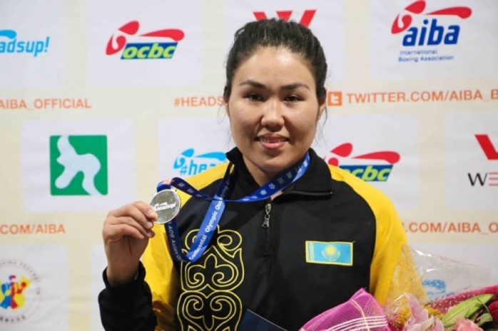 Олимпийская чемпионка Дарига Шакимова получила автомобиль