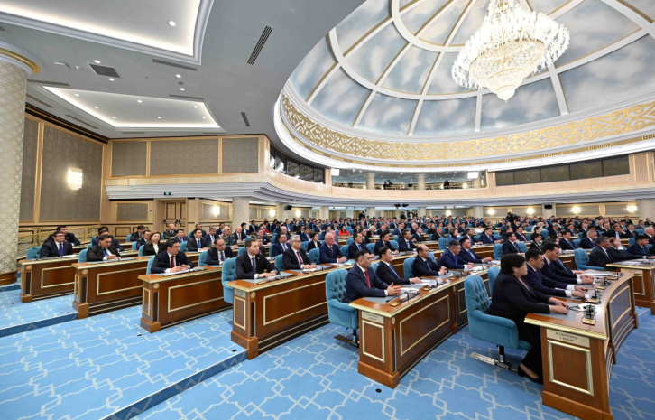 Нивелировать дефицит бюджета до нуля к 2030 году пообещали в правительстве