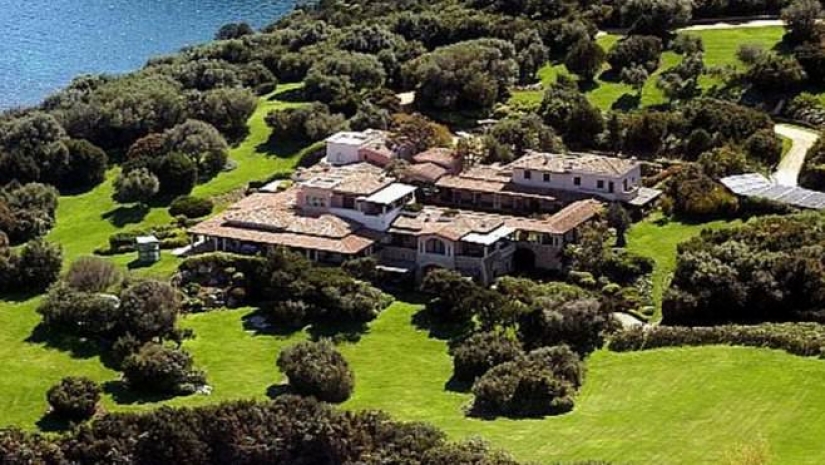 Берлускони планирует продать виллу саудовскому принцу