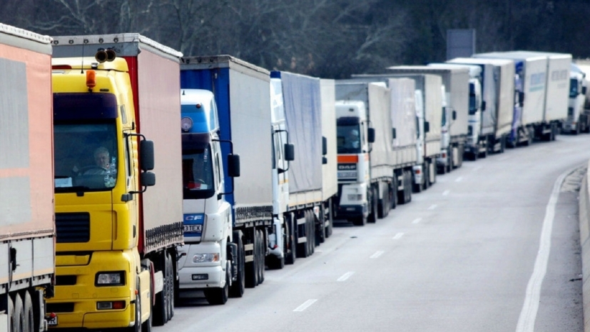 Кыргызстан направил РК в качестве помощи 300 тонн продуктов питания из-за паводков