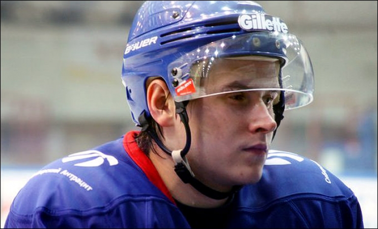 Нападающий ХК «Сибирь» Шумаков пропустит две недели из-за травмы