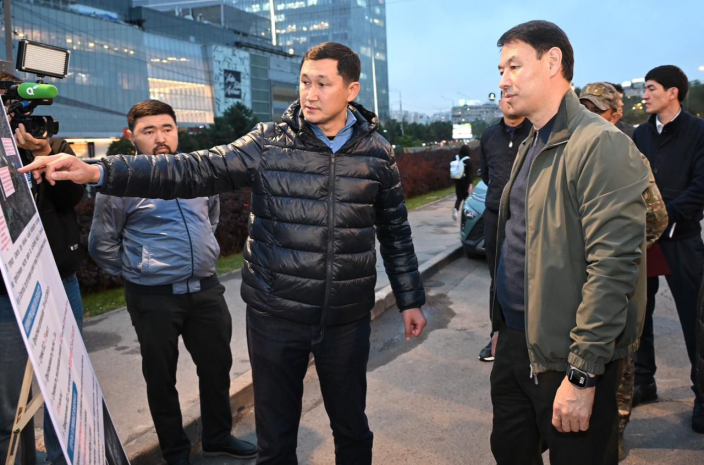 Дархан Сатыбалды объявил выговор акимам Ауэзовского и Медеуского районов