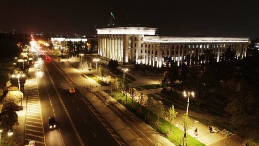 В акимате Алматы рассказали, куда убирают старое освещение