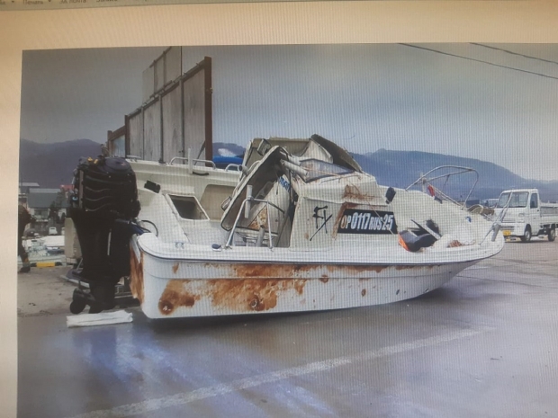 Нашелся пропавший российский катер, но без экипажа на борту