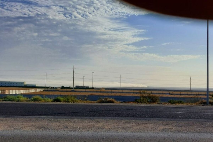 Второй день не могут потушить мусорный полигон в Мангыстау