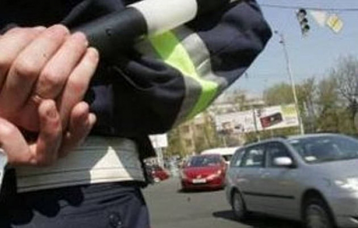 Нетрезвый преподаватель колледжа набросился на полицейского в ЮКО