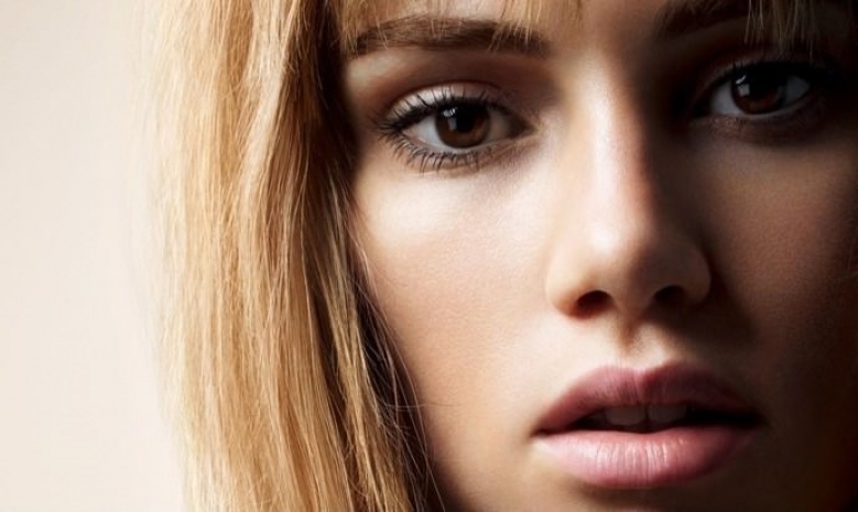 Новые тональные средства Fresh Glow от Burberry