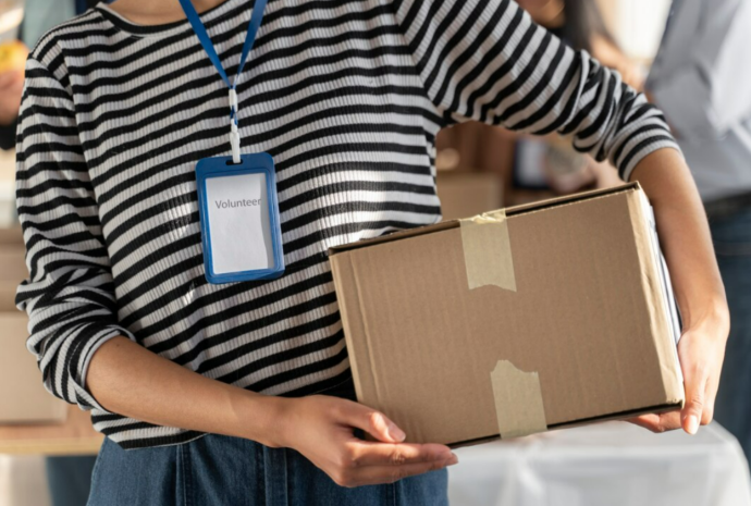 Более 20 тысяч волонтеров помогают пострадавшим от паводков регионам