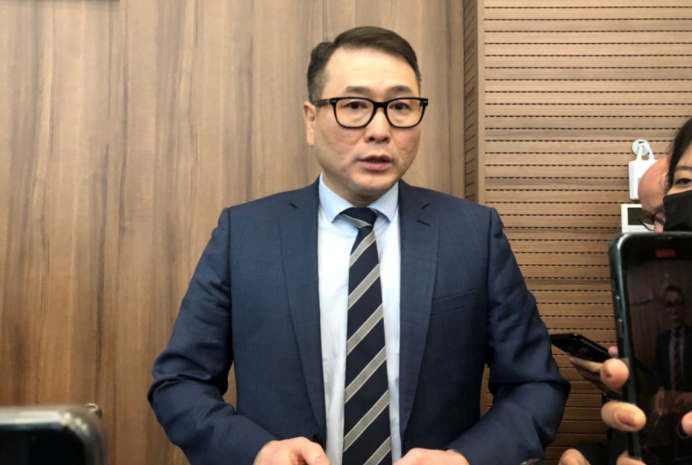 Эффект от перевода часов нужно оценивать через 3 года – Шаккалиев