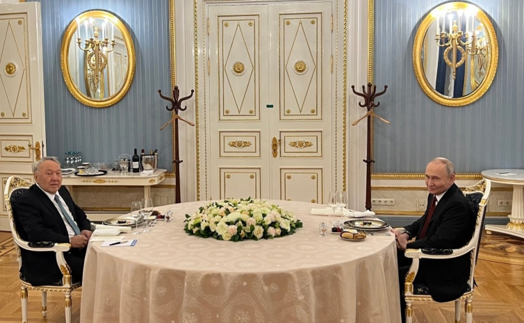 Депутаты требуют разъяснений после встречи Назарбаева и Путина