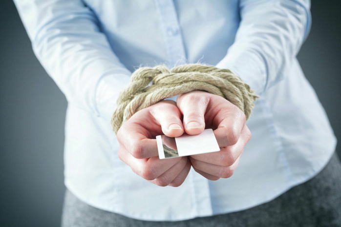 Любой казахстанец может утром проснуться с неожиданным кредитом – депутат