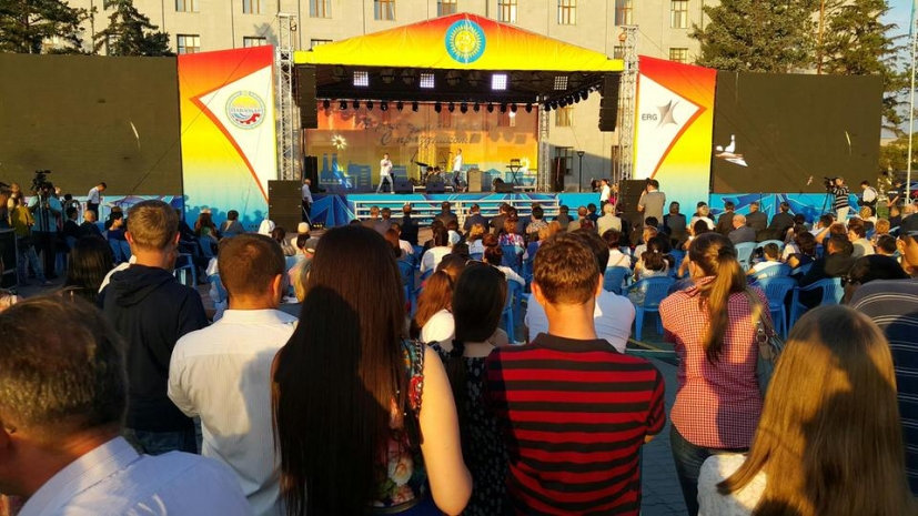 Песня металлургов «Я из Казахстана!» продолжает завоевывать сердца любителей рэпа