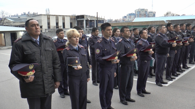 29 миллионов тенге собрали коллеги семье погибшего полицейского в Атырау