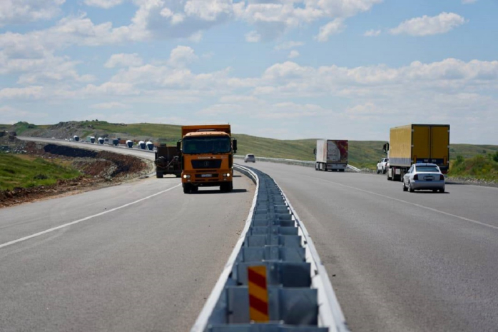 Открыто четырехполосное движение на автодороге Караганда – Балхаш
