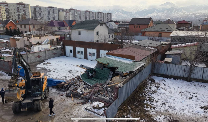 Незаконную мойку снесли в Алматы