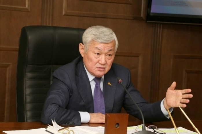 Сапарбаев уволил чиновника после выговора от президента