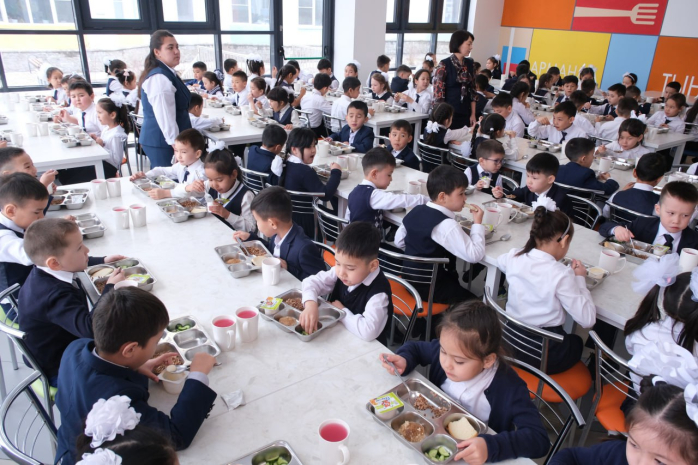 Более шести тысяч казахстанских школ перешли на цифровой учет школьного питания