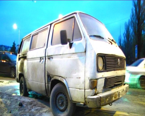 Микроавтобус загорелся в Алматы