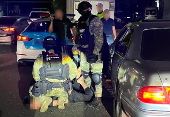 В Алматы задержали участников ОПГ