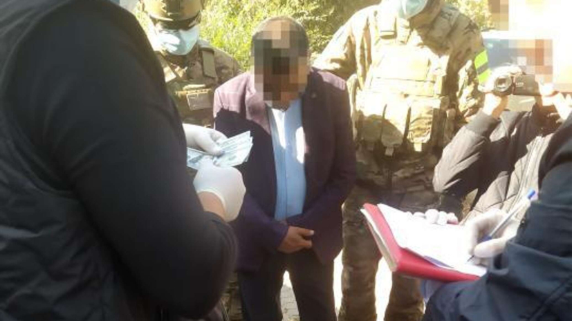 За 1500 долларов продавали иностранцам поддельные паспорта РК