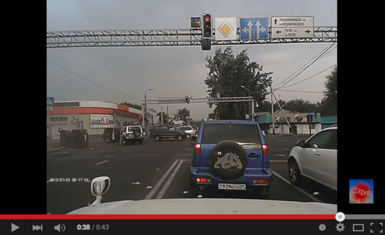 Авария «с перевертышем» (ВИДЕО)