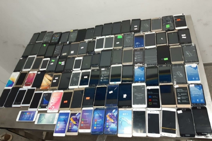 Крупную партию смартфонов и сигарет задержали на границе Казахстана
