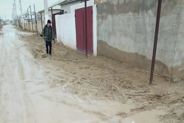 Жители сел тонут в грязи в Мангистау