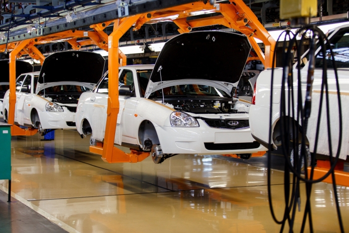 «АвтоВАЗ» в третий раз за год повысит цены на свои машины