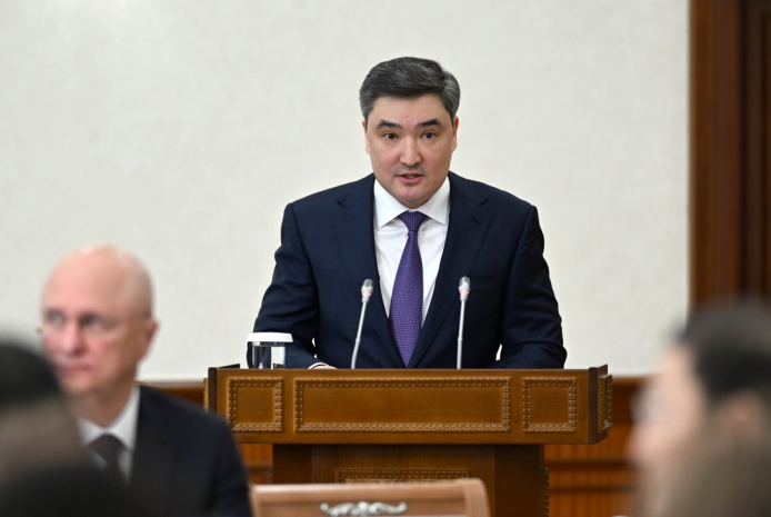 Бектенов высказался против показательной критики в правительстве