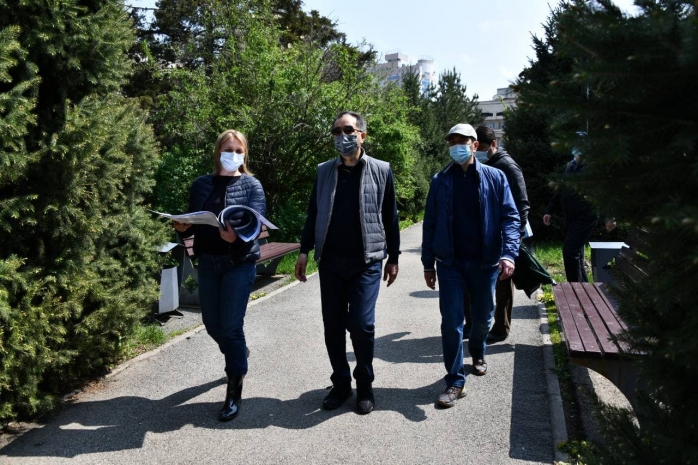 Ряд поручений по ремонту парков и скверов дал аким Алматы