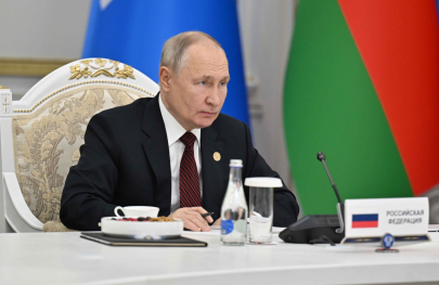 Черный импорт просто прет на нашу границу – Путин о фурах на российско-казахстанской границе