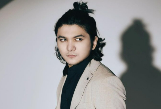 «Муж узнает и убивает»: автора хита «Балқия» обвиняют в разжигании ненависти