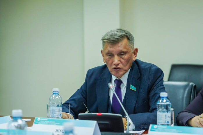 Усилить контроль за религиозными фондами и проповедниками предлагает сенатор