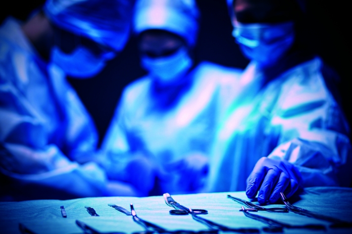 Иностранцы незаконно занимались медициной в Алматы