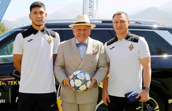 В Казнете раскритиковали подарок олигарха Смагулова вратарю «Кайрата»