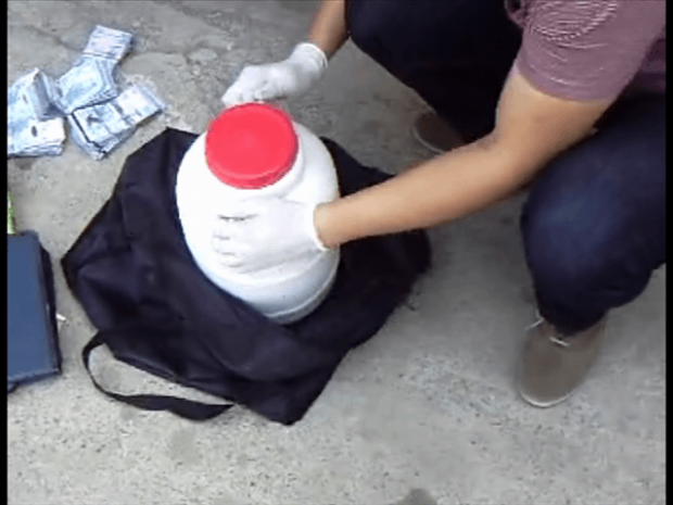 Девять килограммов героина изъяли полицейские в Шымкенте [видео]