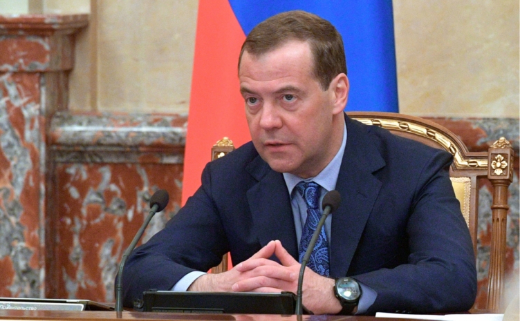 Хронический стресс снижает экономические показатели – премьер-министр России
