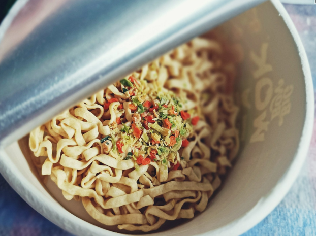 Чем опасна еда быстрого приготовления