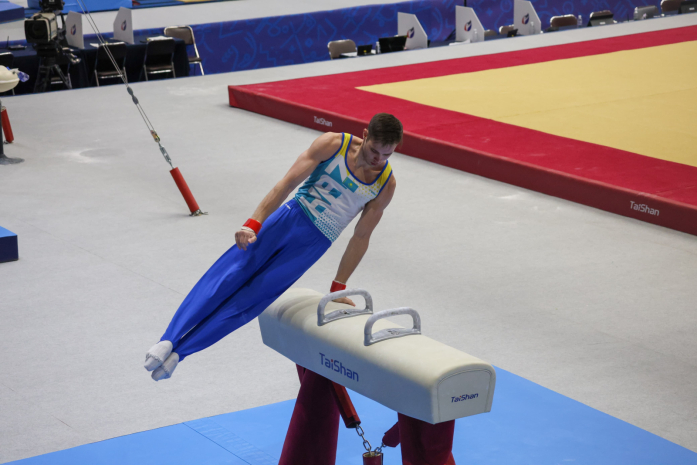 Нариман Курбанов стал трехкратным чемпионом Азии по спортивной гимнастике