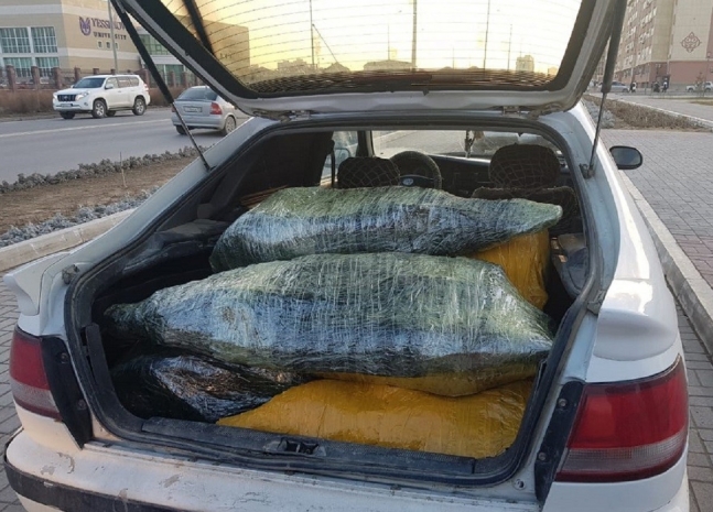 Полная машина осетровых задержана в Актау