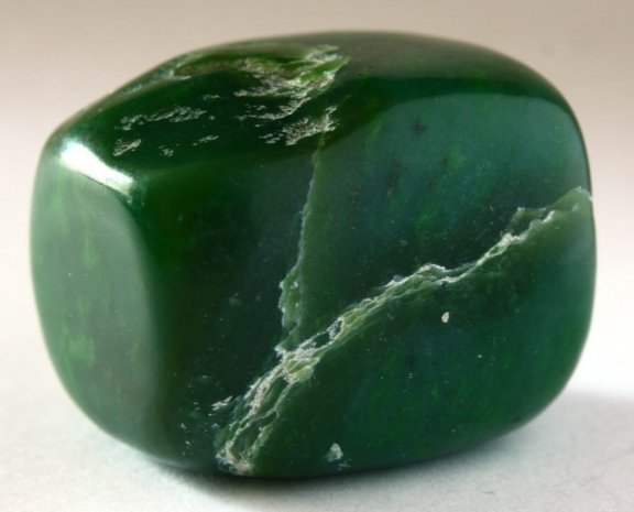 Гражданка Китая пыталась вывезти из Казахстана 2 кг нефрита