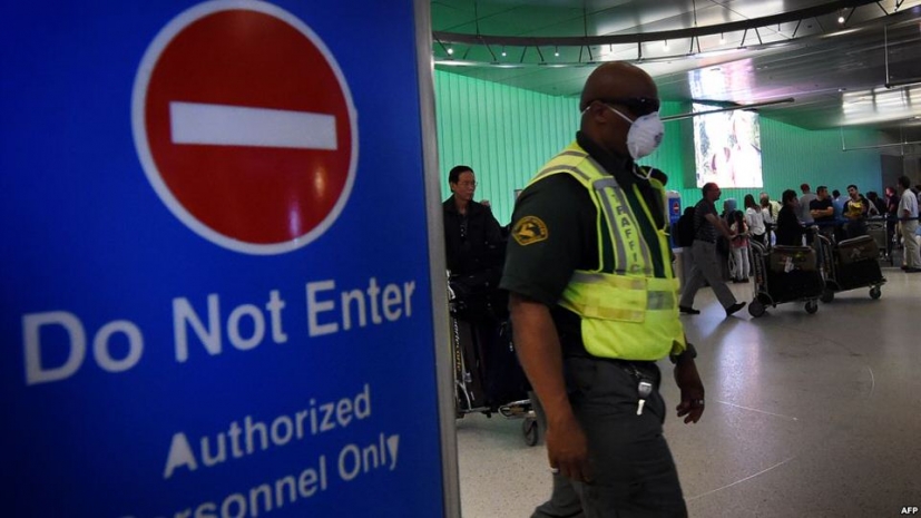 В аэропорту Сингапура начинаются проверки на Эболу