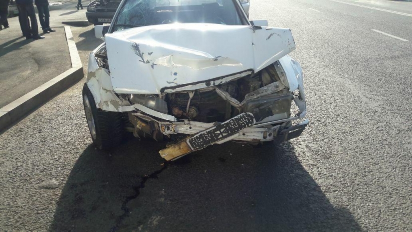 Столкновение в Алматы: водитель проигнорировал «красный»