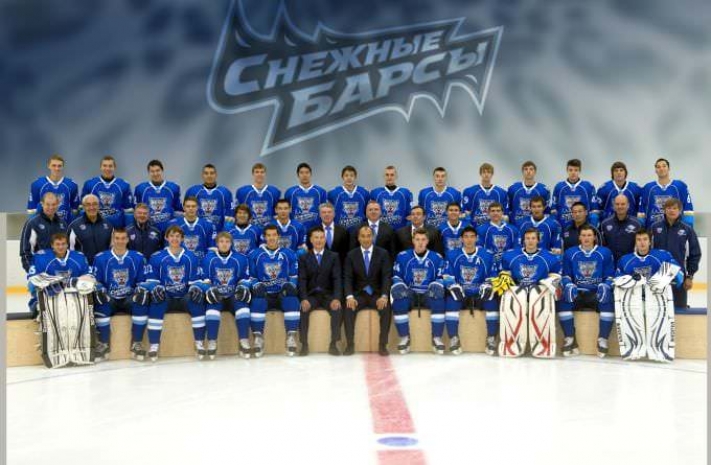 «Снежные барсы» вновь разгромили «Авто»