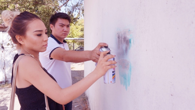 Граффити с адресами продающих наркотики сайтов уничтожили в Шымкенте